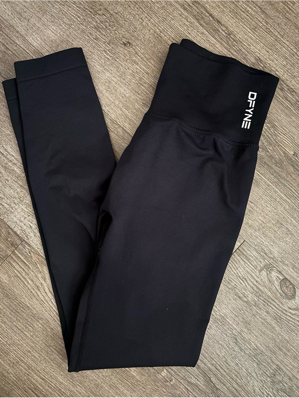 DFYNE Dynamic Midnight Black Leggings - Medium